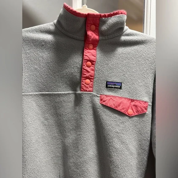 Patagonia Girls' Lightweight Synchilla® Snap-T® Pullover - Picture 5 of 8